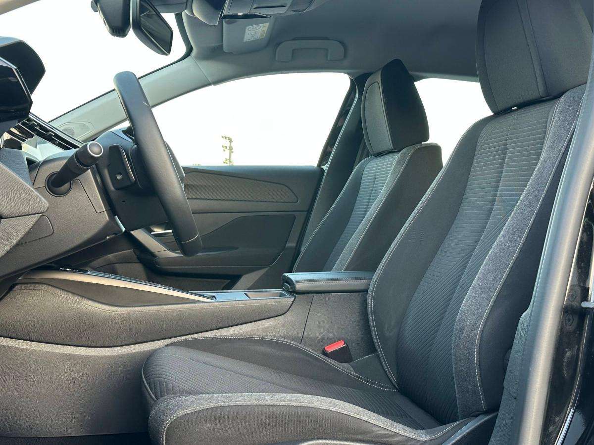 peugeot-308-2023-gasolina-1199cc