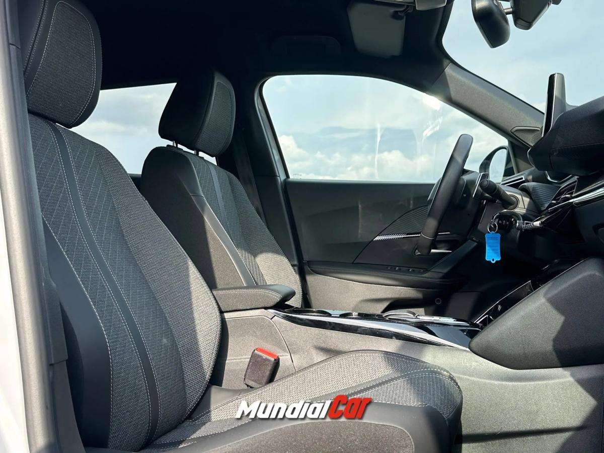 peugeot-2008-2023-gasolina-1199cc