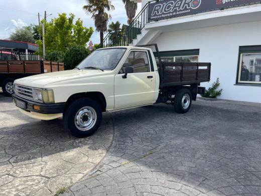 toyota-hilux-1986-diesel-2446cc