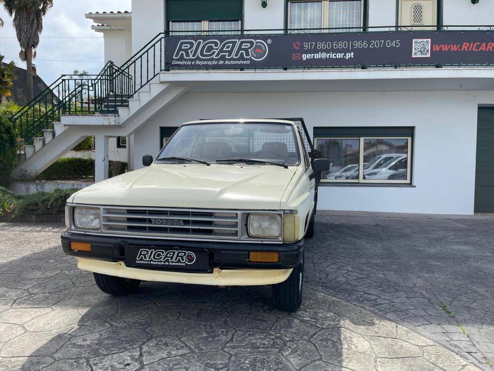 toyota-hilux-1986-diesel-2446cc