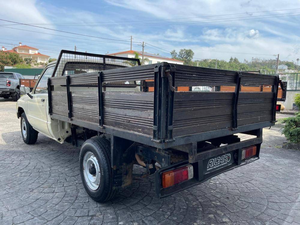 toyota-hilux-1986-diesel-2446cc