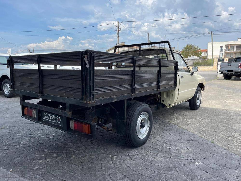 toyota-hilux-1986-diesel-2446cc