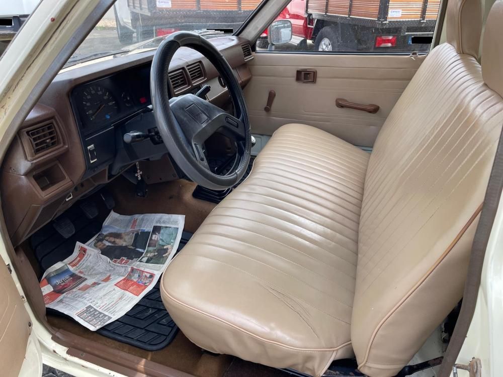 toyota-hilux-1986-diesel-2446cc