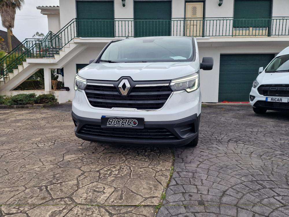 renault-trafic-2023-diesel-1997cc