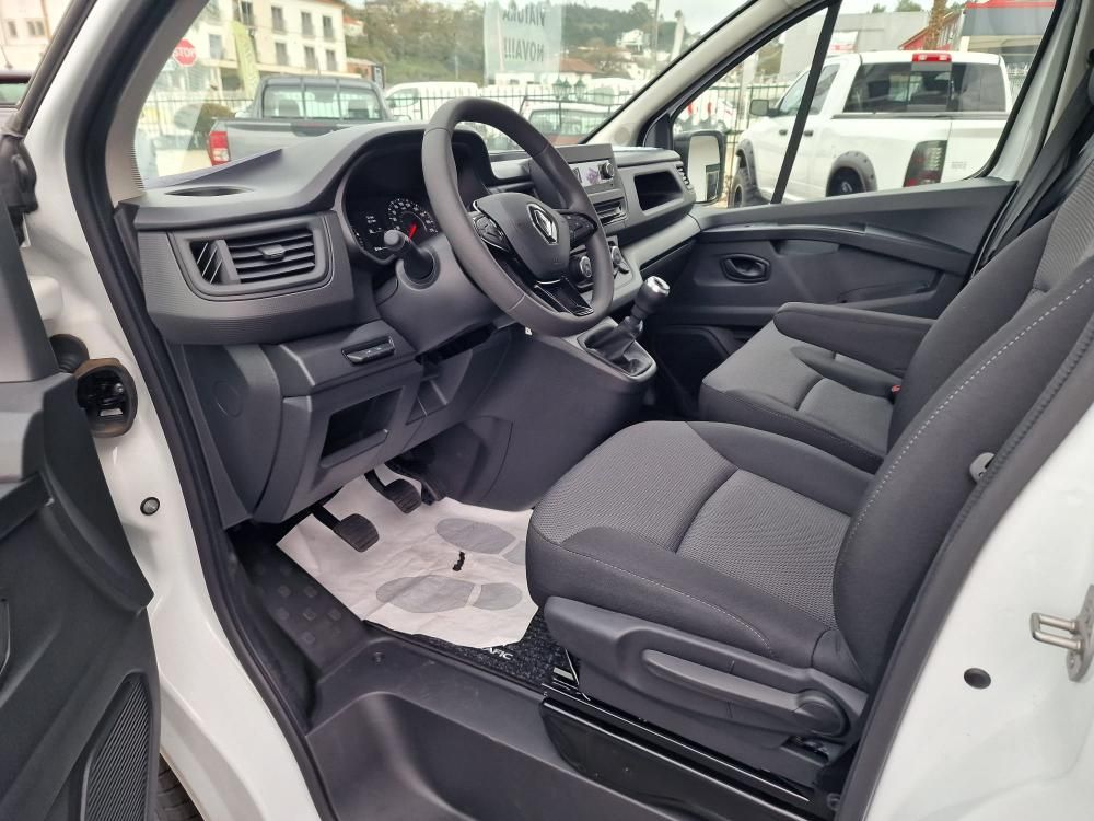 renault-trafic-2023-diesel-1997cc