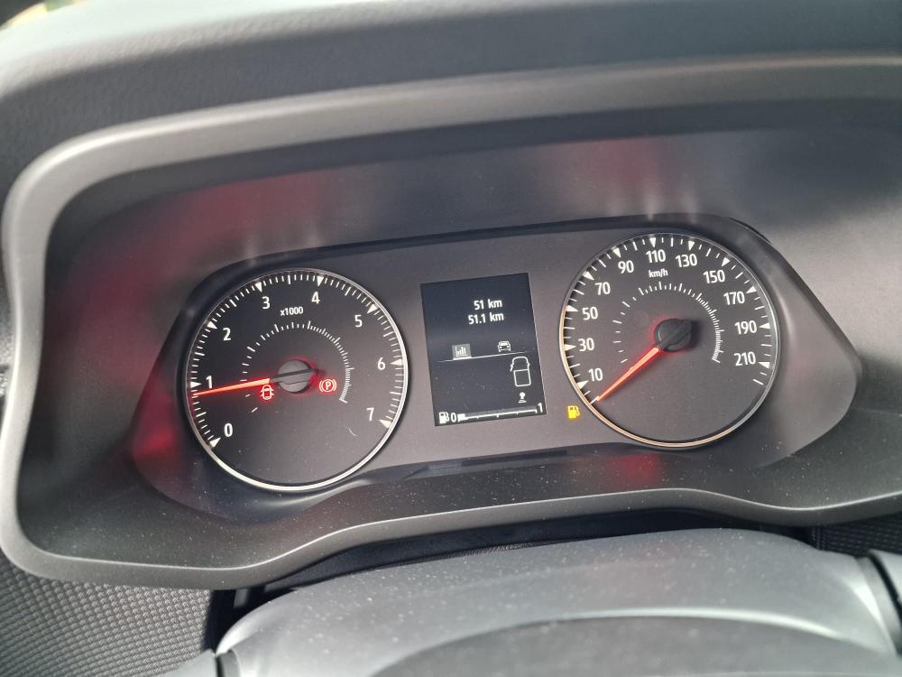 renault-trafic-2023-diesel-1997cc