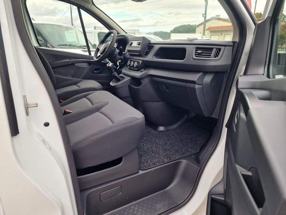 renault-trafic-2023-diesel-1997cc