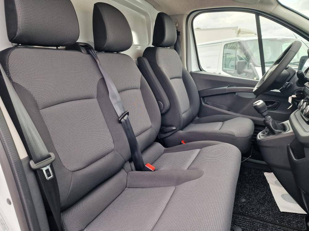 renault-trafic-2023-diesel-1997cc