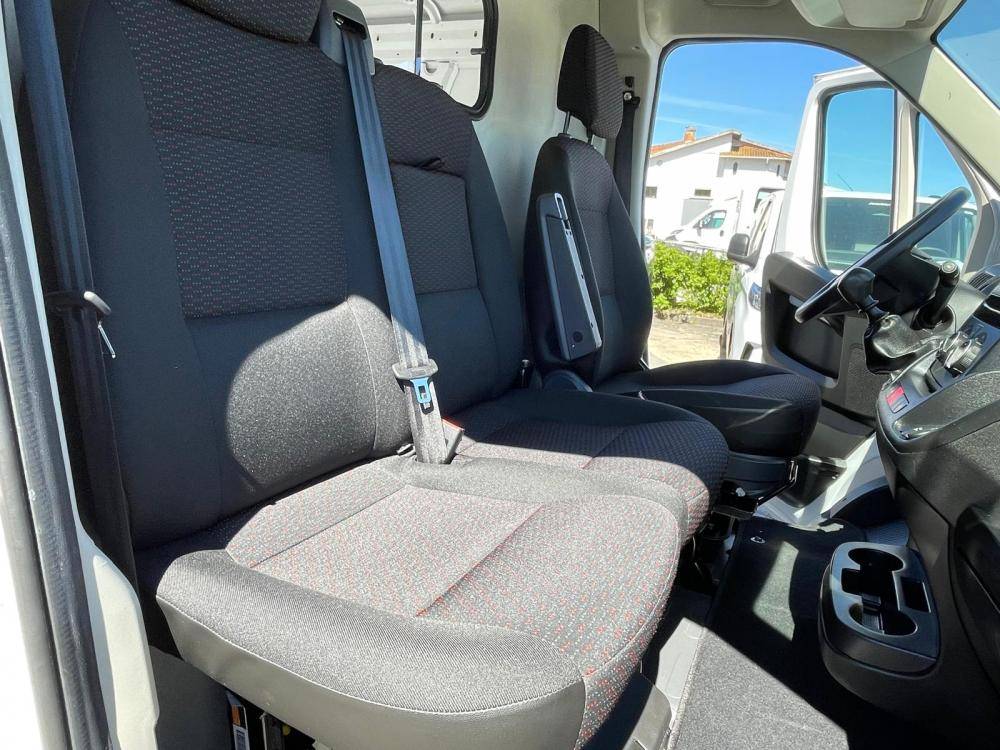 peugeot-boxer-2023-diesel-2179cc
