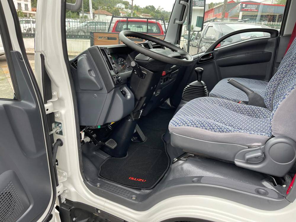 isuzu-nkr-2023-diesel-2999cc