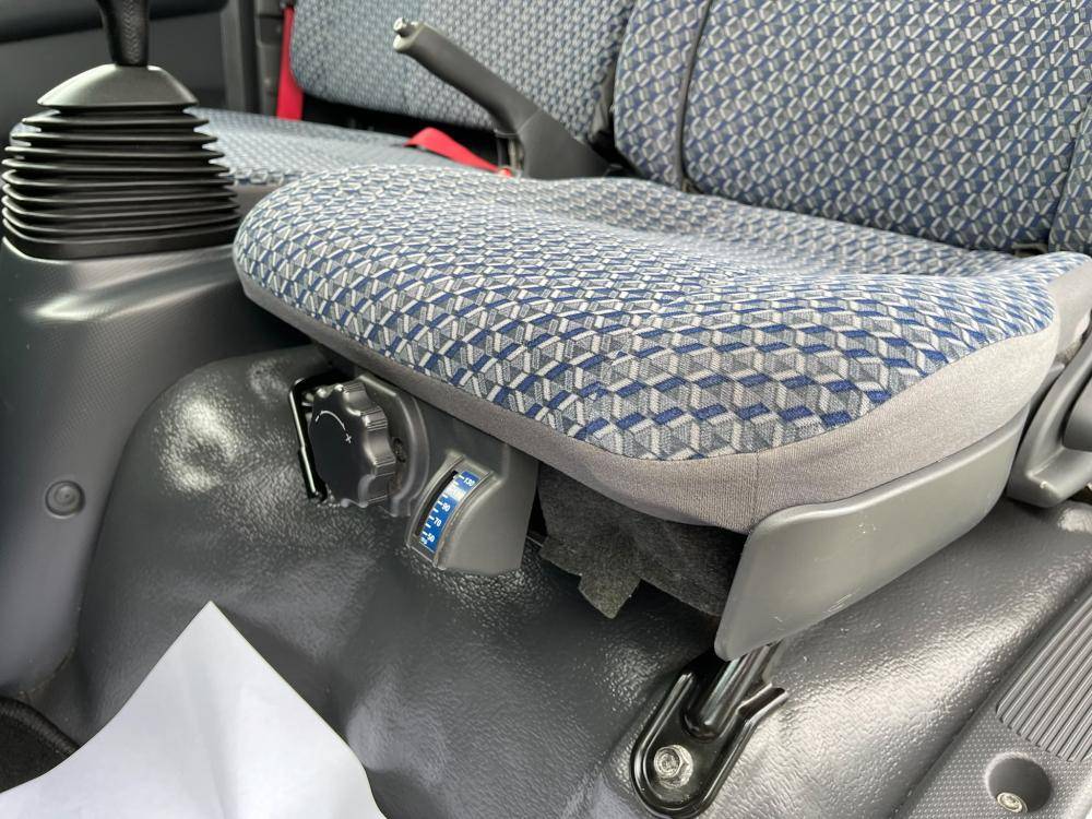 isuzu-nkr-2023-diesel-2999cc