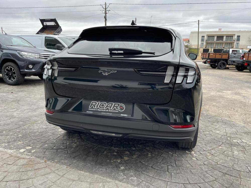 ford-mustang-mach-e-2021-eletrico-0cc