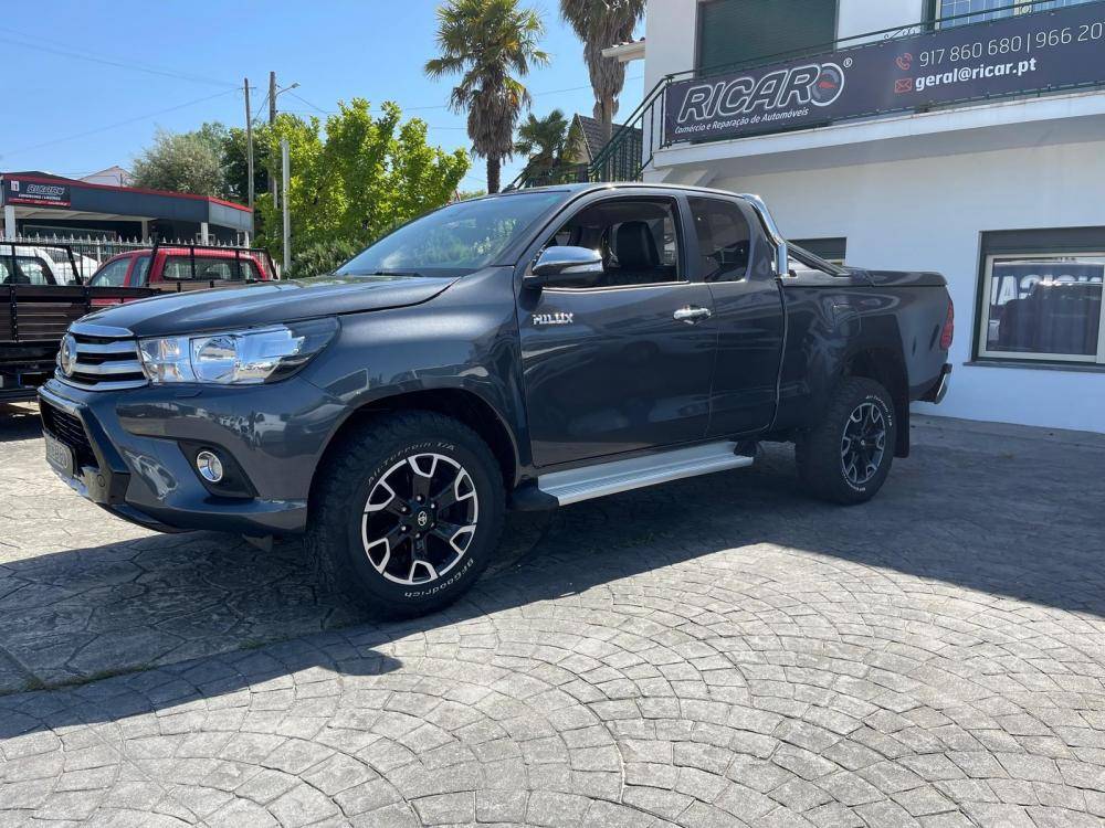 toyota-hilux-2017-diesel-2393cc