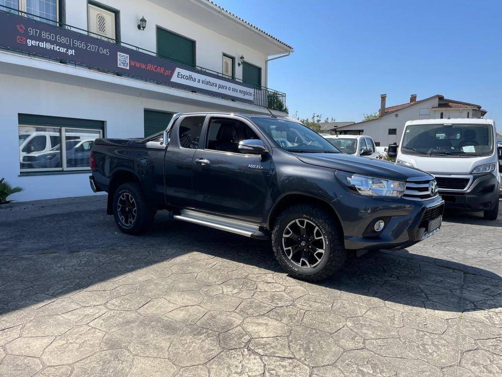 toyota-hilux-2017-diesel-2393cc