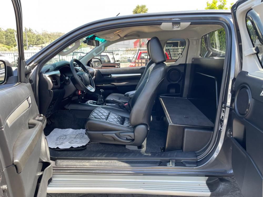 toyota-hilux-2017-diesel-2393cc