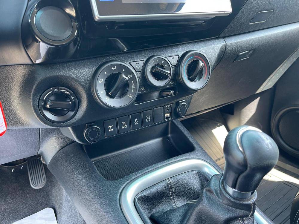 toyota-hilux-2017-diesel-2393cc