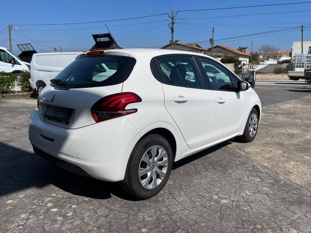 peugeot-208-2020-diesel-1499cc