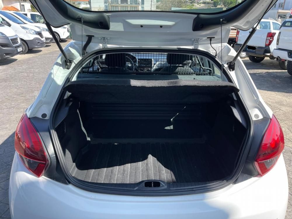 peugeot-208-2020-diesel-1499cc