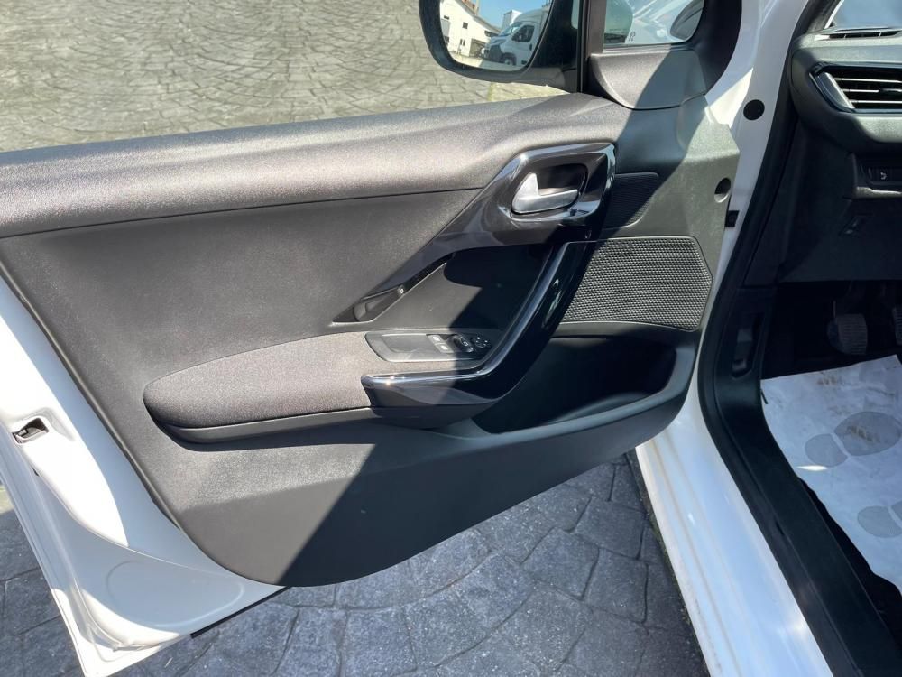 peugeot-208-2020-diesel-1499cc