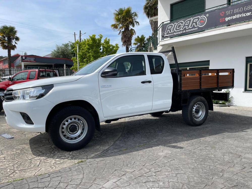 toyota-hilux-2018-diesel-2393cc