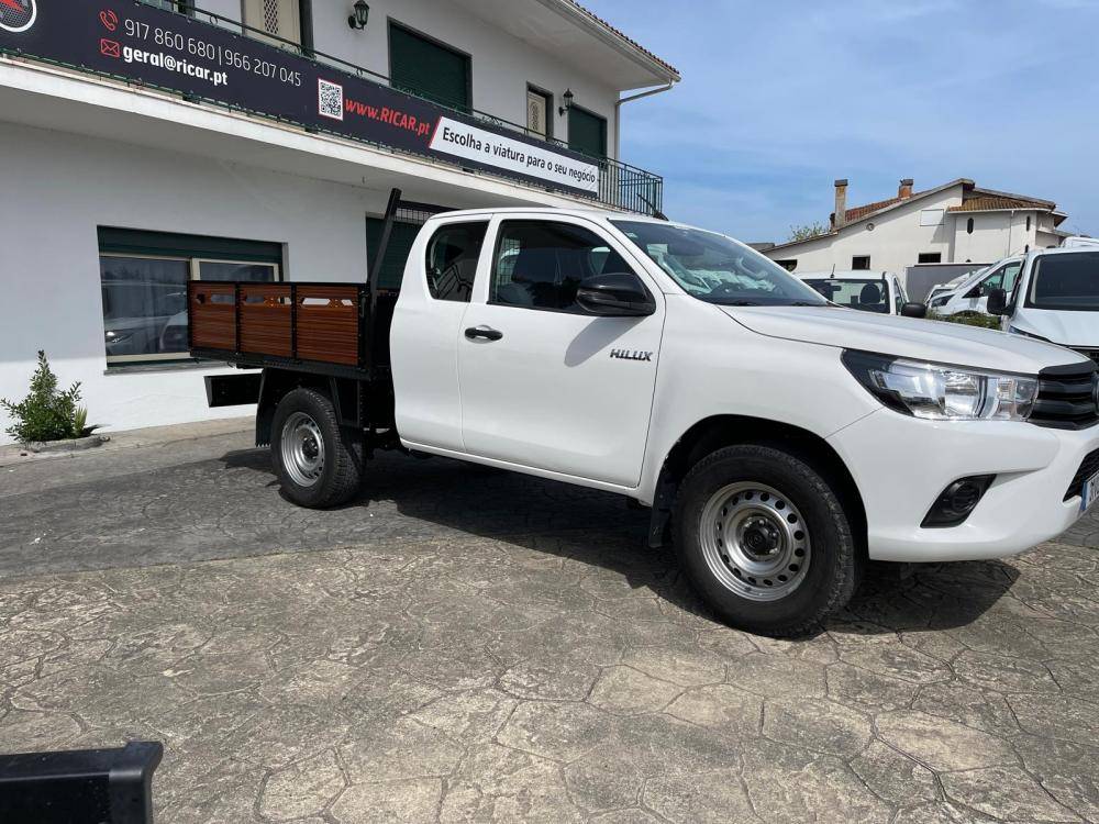 toyota-hilux-2018-diesel-2393cc