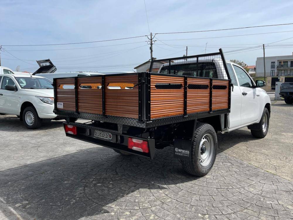 toyota-hilux-2018-diesel-2393cc