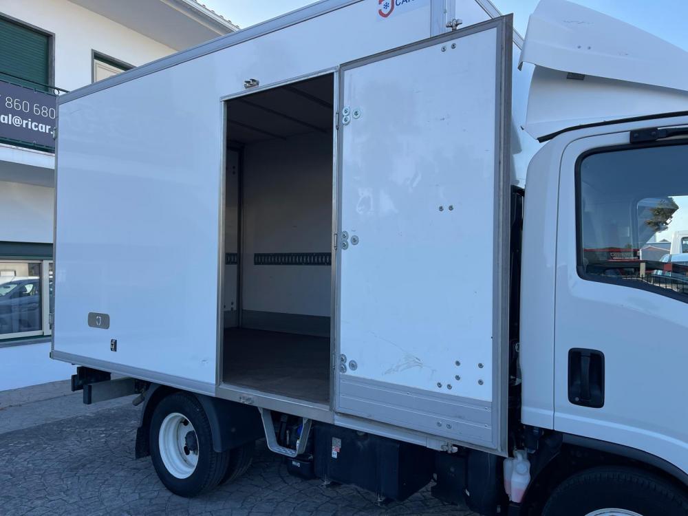 isuzu-nlr-2024-diesel-2999cc