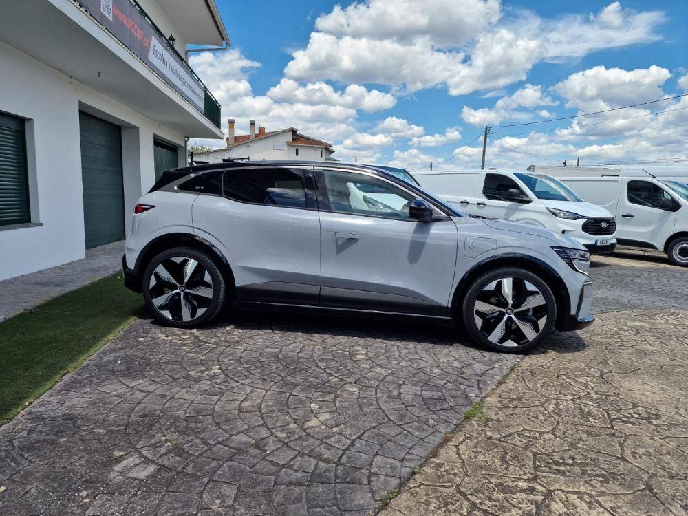 renault-megane-e-tech-2023-eletrico-0cc