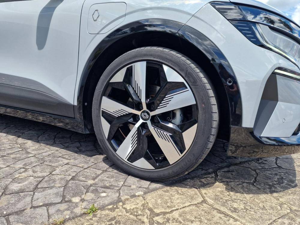 renault-megane-e-tech-2023-eletrico-0cc