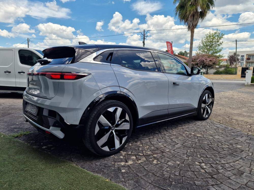 renault-megane-e-tech-2023-eletrico-0cc