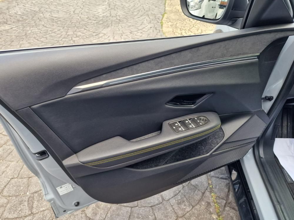 renault-megane-e-tech-2023-eletrico-0cc