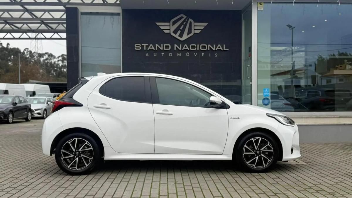 toyota-yaris-2021-hibrido-a-gasolina-1490cc