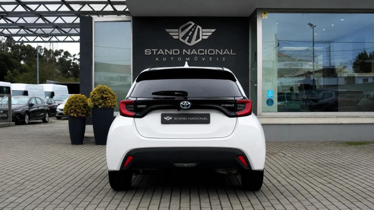 toyota-yaris-2021-hibrido-a-gasolina-1490cc