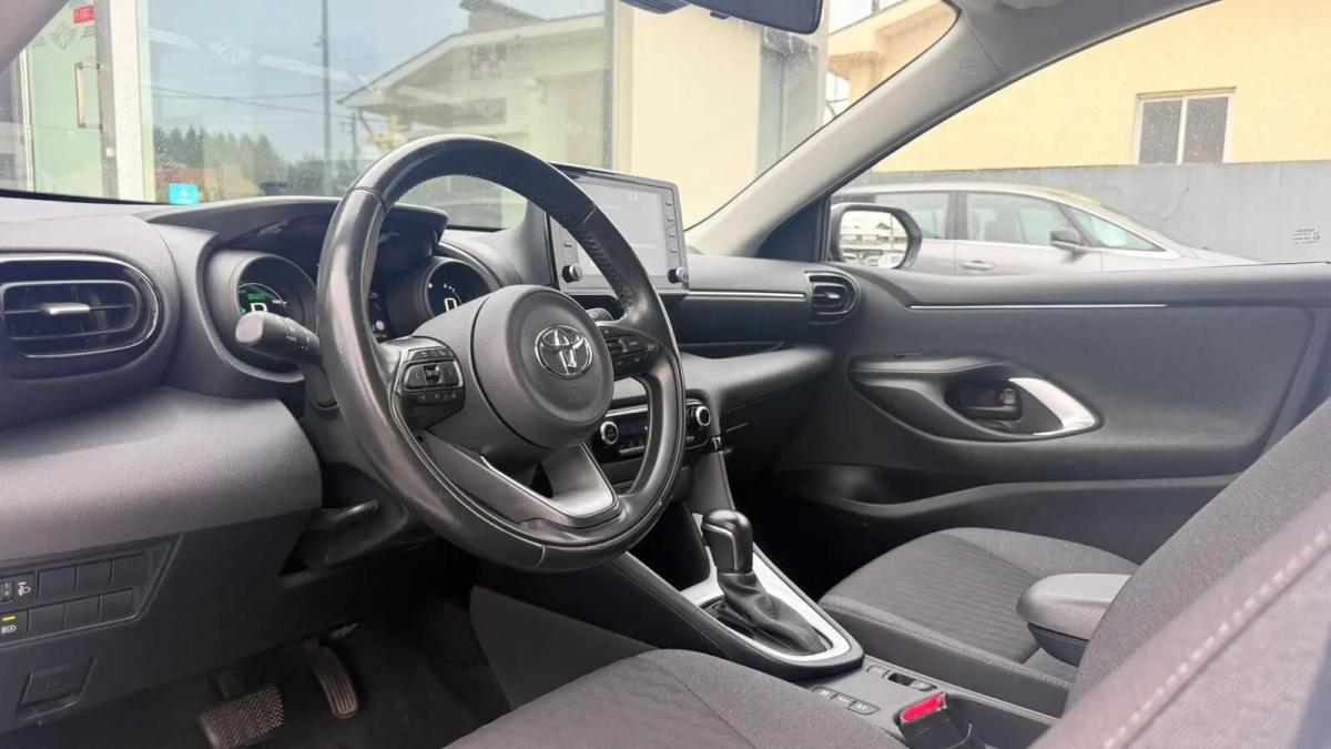 toyota-yaris-2021-hibrido-a-gasolina-1490cc