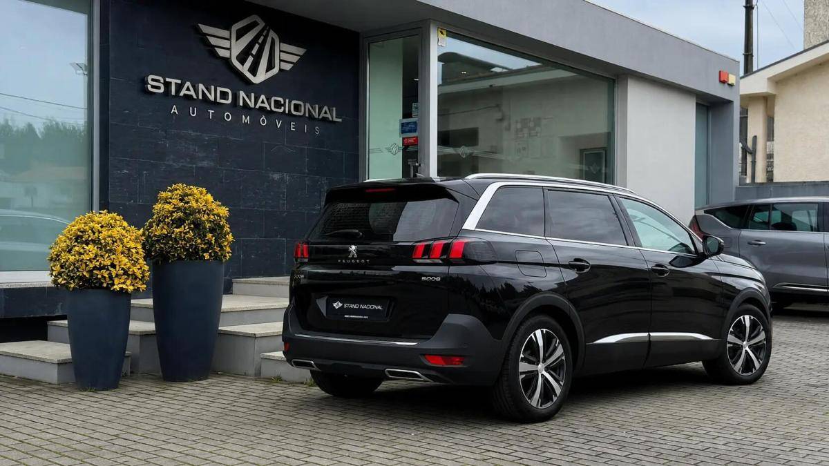 peugeot-5008-2018-diesel-1997cc