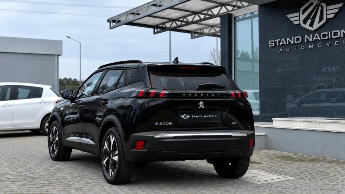 peugeot-e-2008-2022-eletrico-0cc