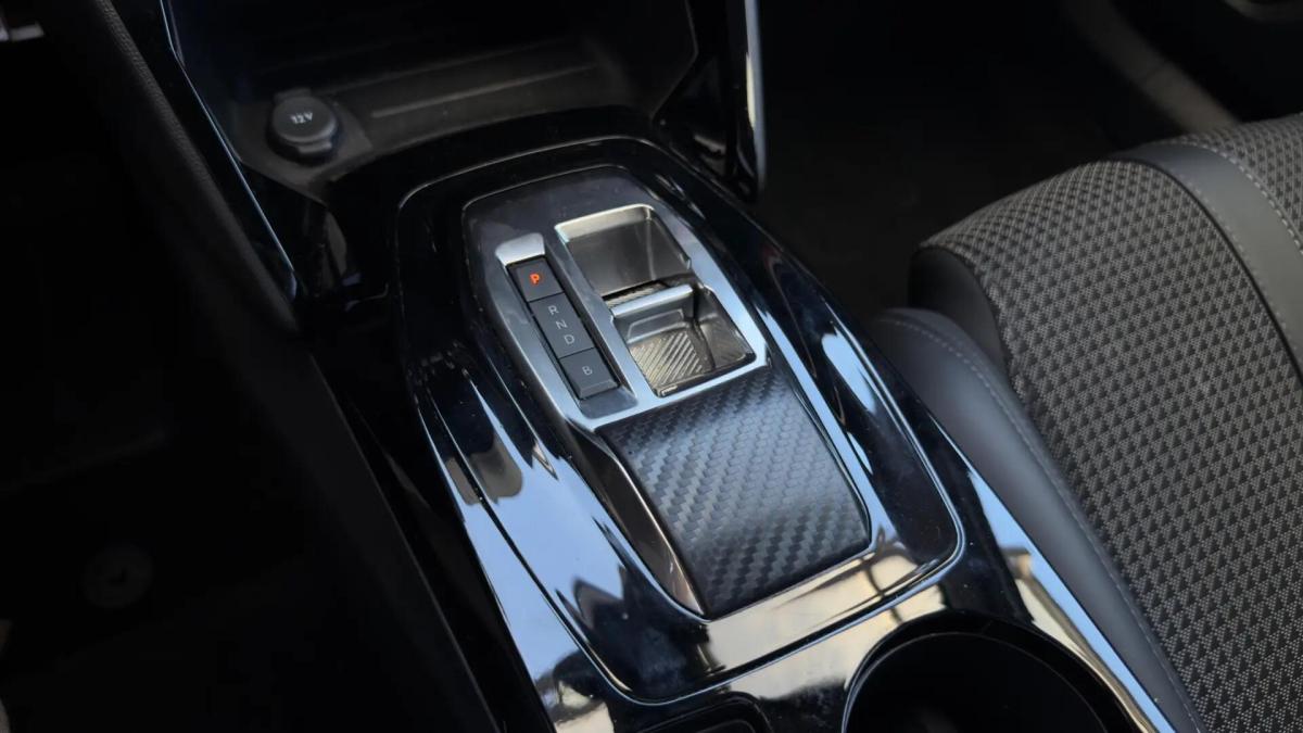 peugeot-e-2008-2022-eletrico-0cc