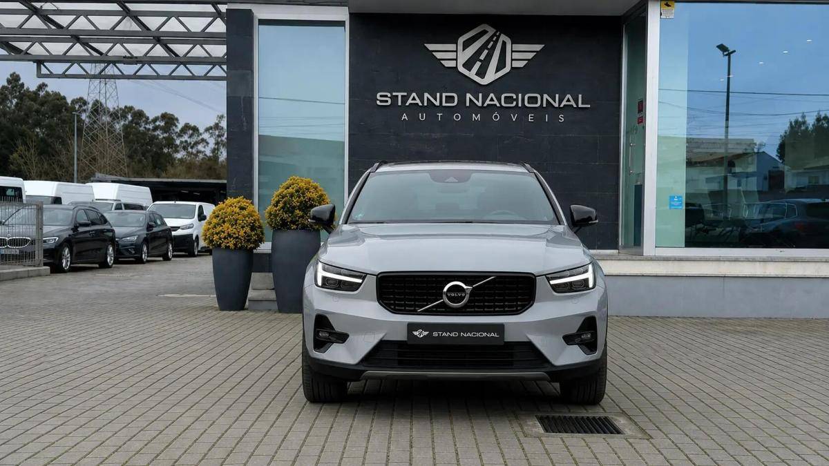 volvo-xc40-2023-gasolina-1477cc