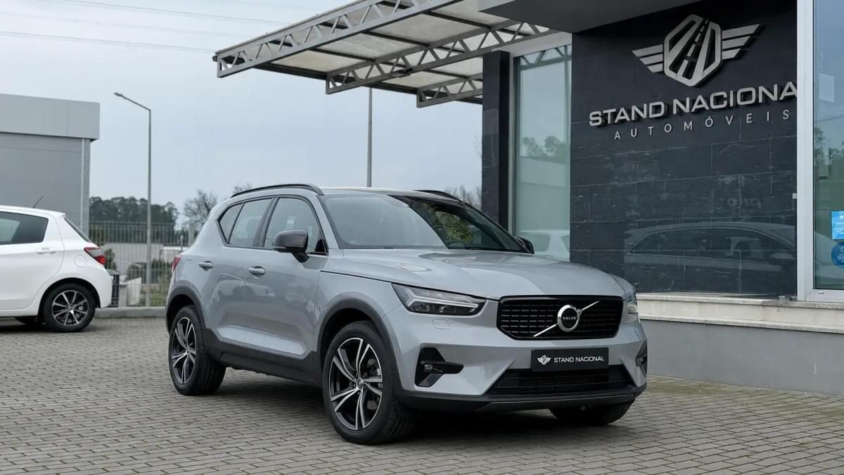 volvo-xc40-2023-gasolina-1477cc