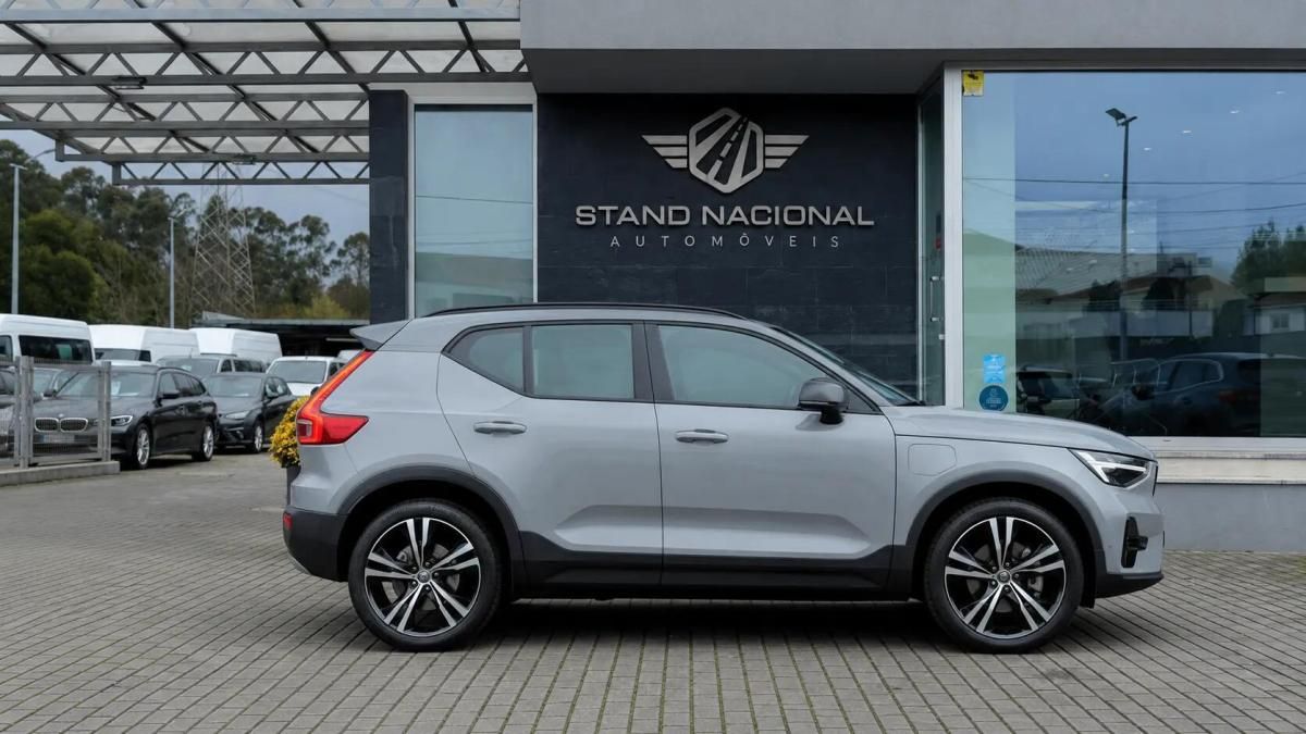 volvo-xc40-2023-gasolina-1477cc