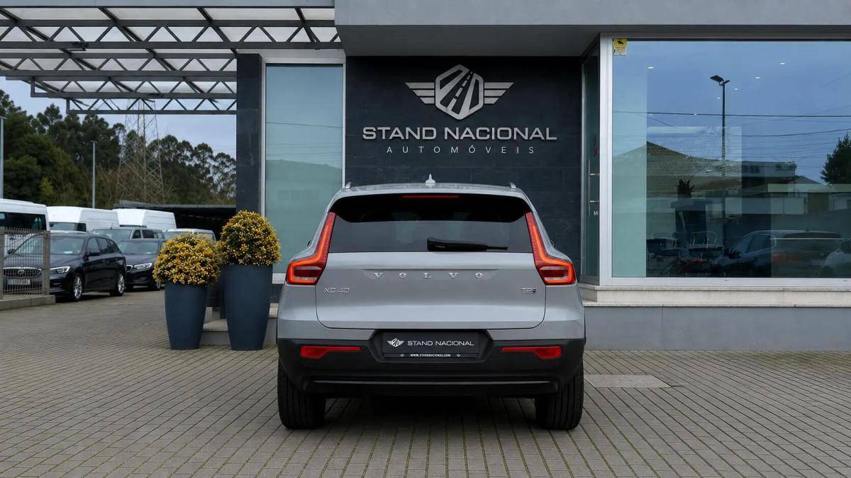 volvo-xc40-2023-gasolina-1477cc