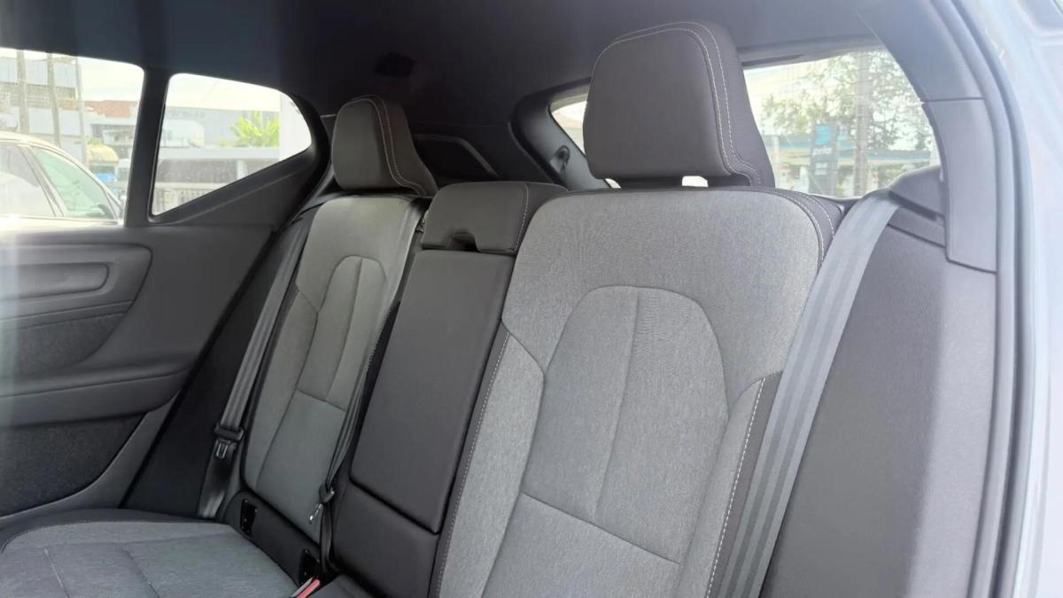 volvo-xc40-2023-gasolina-1477cc