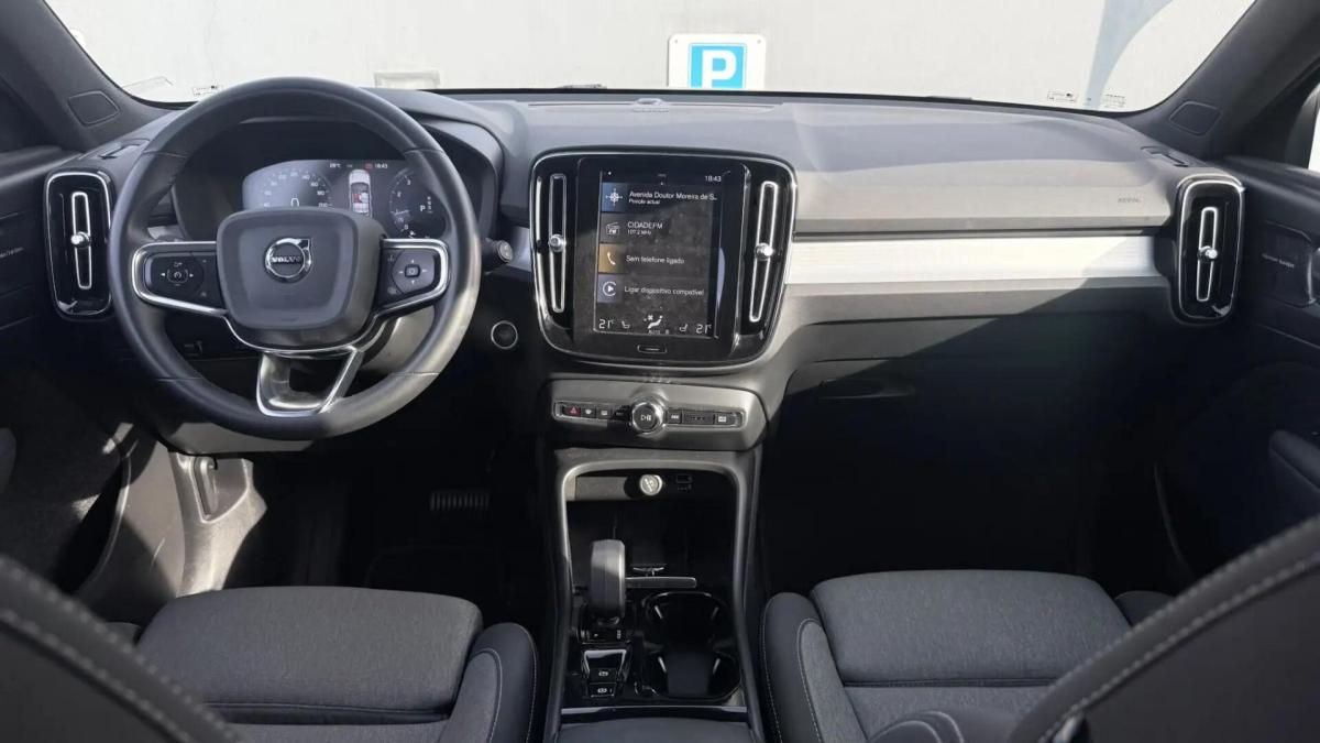 volvo-xc40-2023-gasolina-1477cc