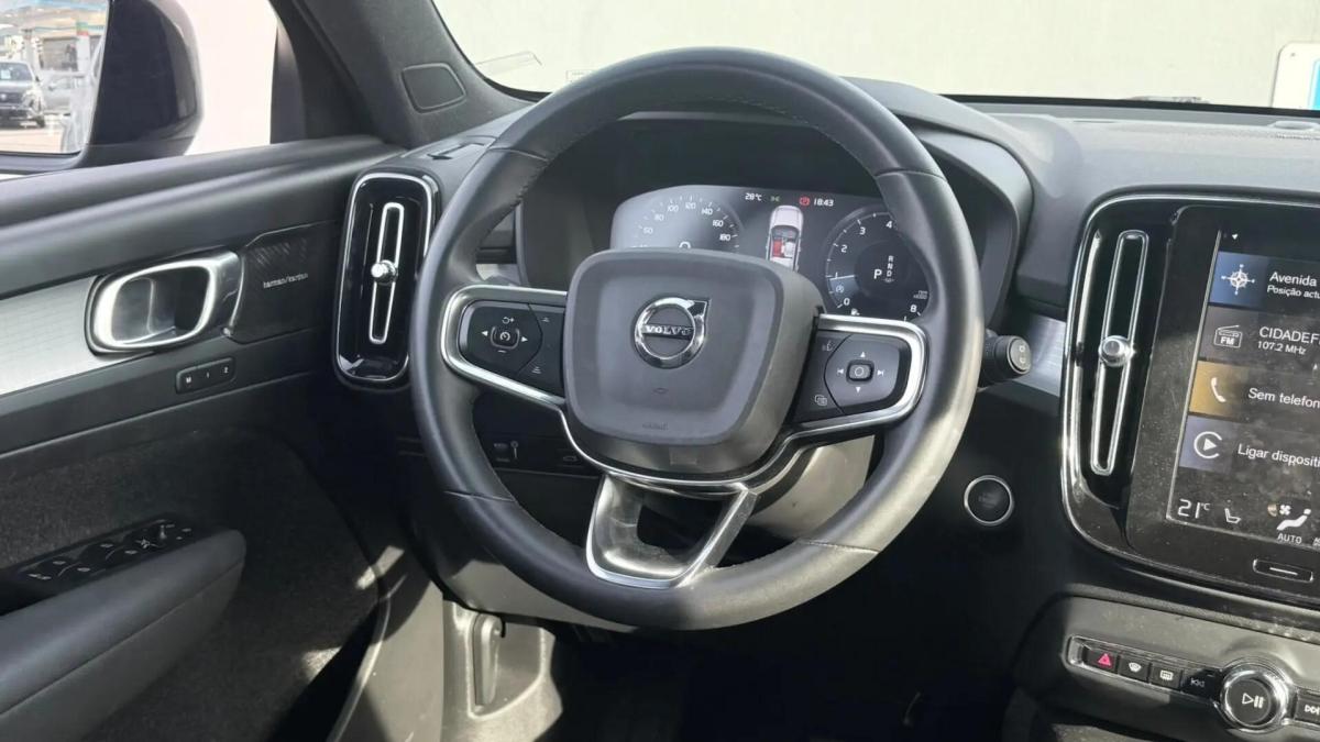 volvo-xc40-2023-gasolina-1477cc