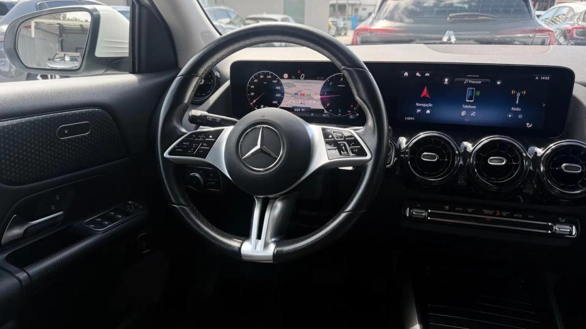 mercedes-benz-gla-180-2024-diesel-1950cc