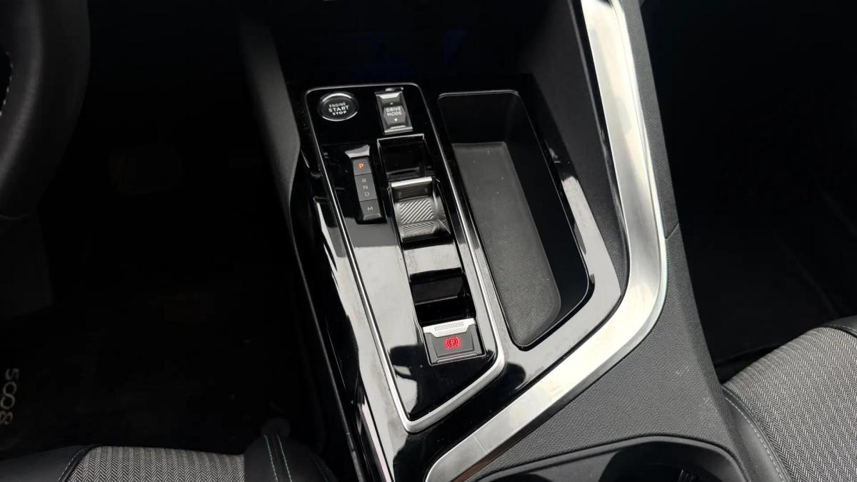 peugeot-5008-2024-gasolina-1199cc