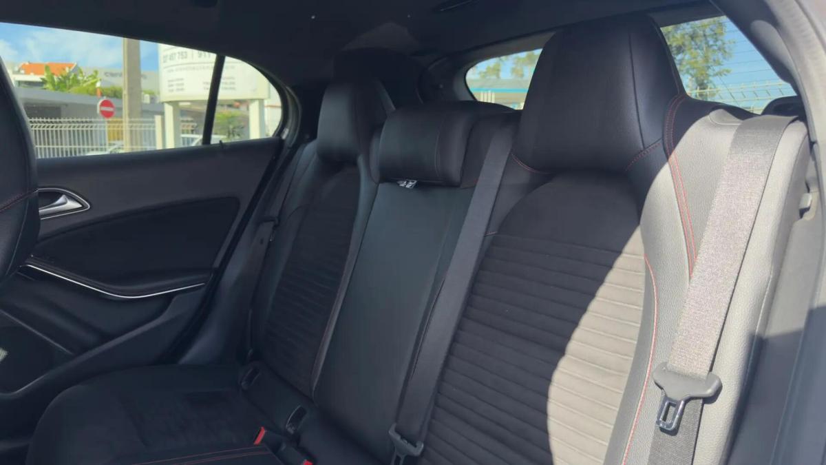 mercedes-benz-gla-200-d-2017-diesel-2143cc