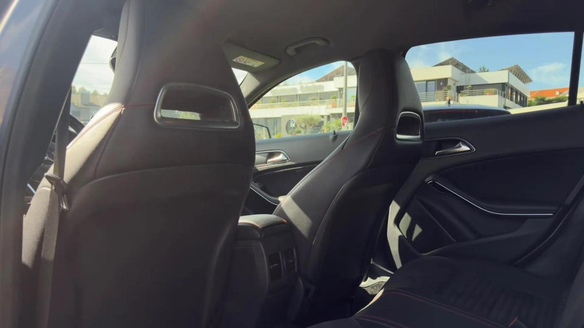 mercedes-benz-gla-200-d-2017-diesel-2143cc