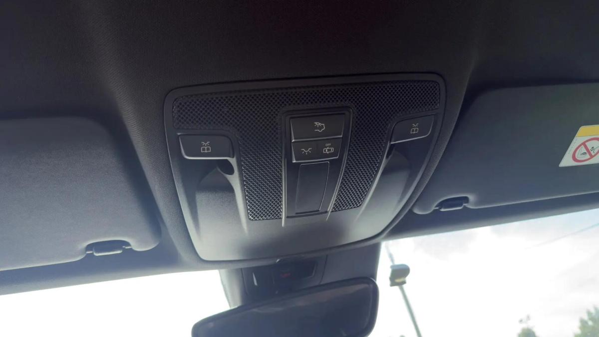 mercedes-benz-gla-200-d-2017-diesel-2143cc