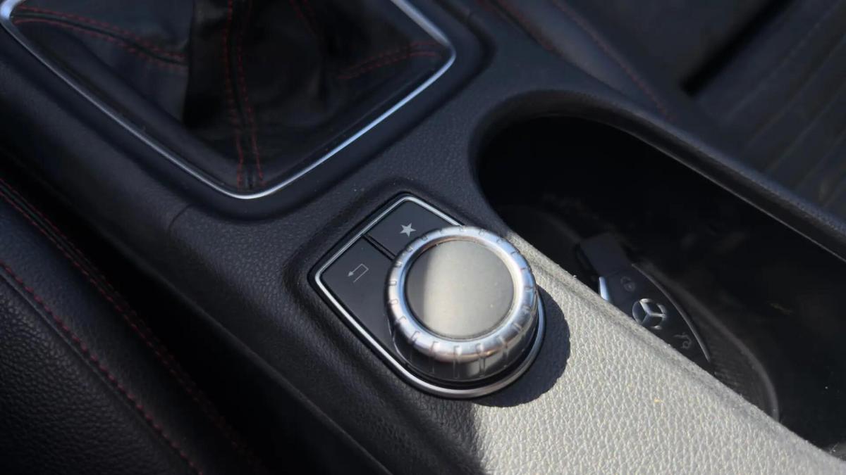 mercedes-benz-gla-200-d-2017-diesel-2143cc